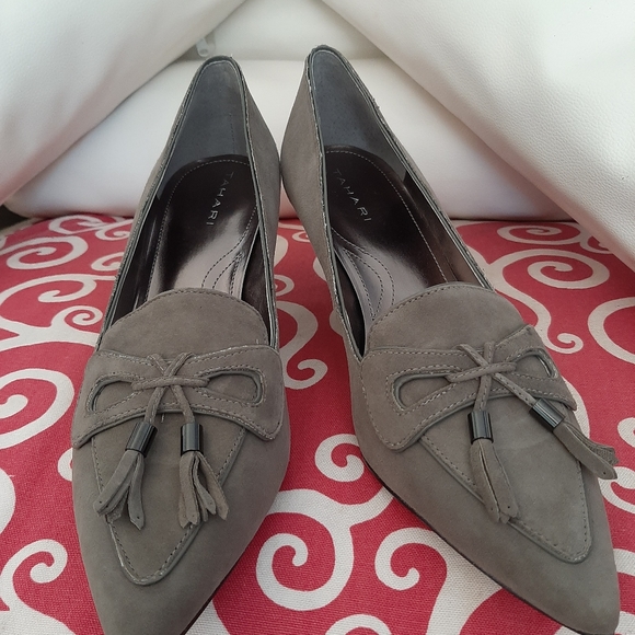 Tahari Gray Heels, Size 9.5 - Picture 2 of 5